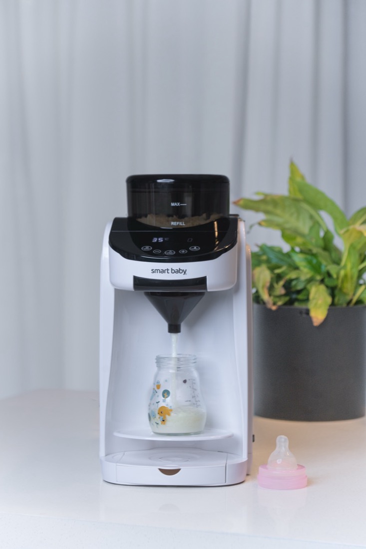 Smart Baby dispensando la fórmula sin grumos